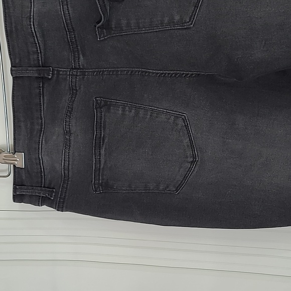 Maurices SZ Large Short Jeans Jeggings Black Distressed Denim High Rise Goth - Picture 7 of 13